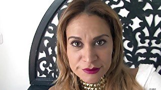 Slutty mature woman Susana Perez sucks a big pecker