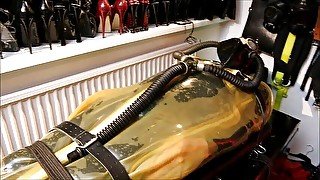 Teasing a impotent rubberslave