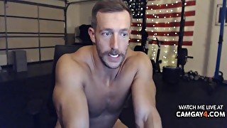 Daddy Guy Wanks In Live