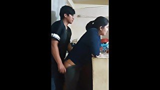 Sirvienta follada en la cocina (casi nos pilla mi esposa)