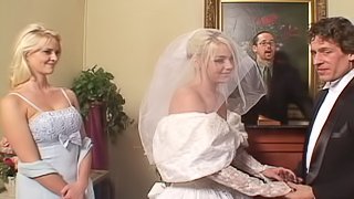 Depraved bride Missy Monroe sucks two boners and enjoys a DP