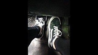 I show you my feet driving!!