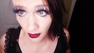 Green Eyed Trap Lipstick JOI Ruby Matte