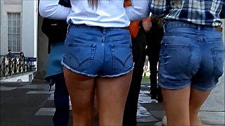 Candid teen ass