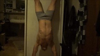 Hot Body Handstand