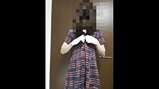 女装　着替え　脱衣　男の娘　手袋　下着　