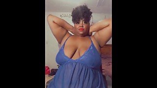 Sexy BBW Showing Off Curves, Clappin Ass