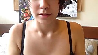 Watching this webcam chick rub her pussy is extremely enjoyable