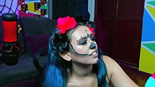 sexy catrina se masturba y juega con sus pezones para enloquecerte