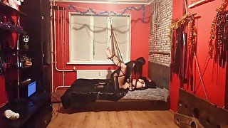 Dominatrix Nika tied her slave with ropes and fucked him with a strapon in the ass. Face seat.