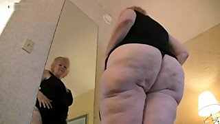 Old mature amazon shows what a giant she is