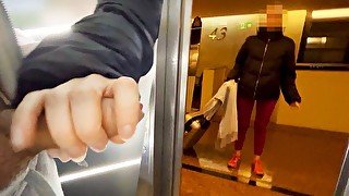 Elevator HD Porn Search - Xvidzz.com