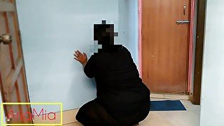 Fucking a beautiful maid in Saudi Arabia