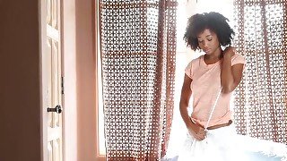 Curly all alone ebony nympho tapes her kinky solo show on cam