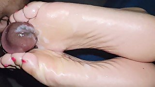 Ebony teen oily footjob pt 2