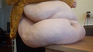 SSBBW BBW BELLY JIGGLES AND WIGGLES