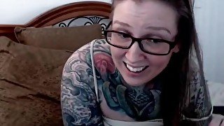 Thick tattooed busty babe with big natural boobs