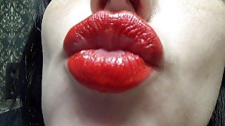 Kiss me baby! Red lipstick and big sexy lips fetish