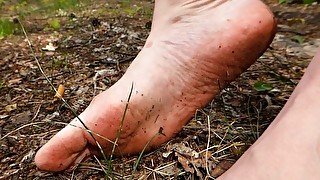 dirty feet outdoor - german foot fetish