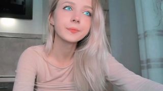 Sexy Webcam Teen Does A Striptease