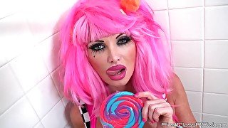 Taylor Wayne - Cock And Candy - POV cosplay blowjob in bathtub