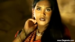 Bollywood Loving Indian MILF Dancer