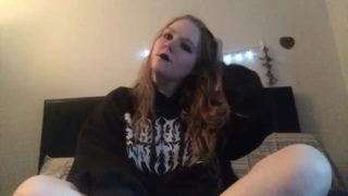 Hot emo girl masturbates