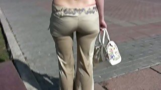 Creme shade pants of a Russian amateur chick are all wet