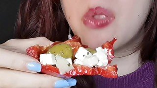 asmr mukbang feederism gyoza gratin olives poivron