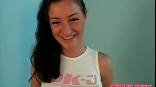 Teen in skintight tee does a sexy striptease