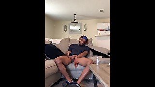 SMOKEPOLEBOY JACKING BBC IN LIVING ROOM. HOT LOAD.