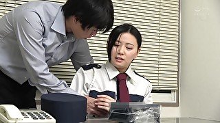 Rexd-340 制服に隠された女体 万引きをしてしまった警備員 「いい乳してるなぁ尻もプリプリでさぁ！身