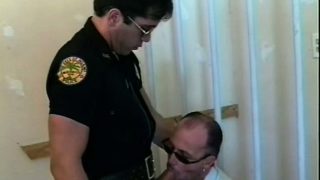 Horny cop roughly fucks the inmate's tight anal hole behind bars