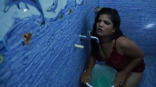 Hot bhabhi ka bathroom romance