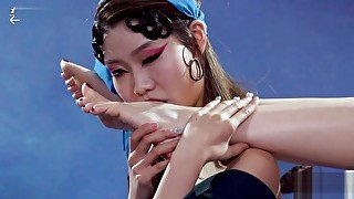 Ligui Chinese Feet Fetish 修行千年见钟情