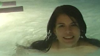 Sexy Zuzinka gets orgasm in a swimming pool