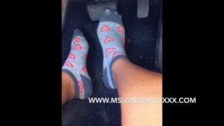 Pedal pumping Queen (barefoot and socks) 