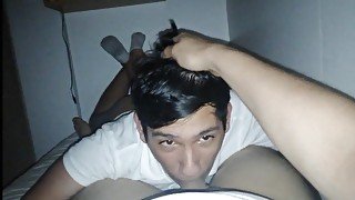 chupando la pija a hetero oso maduro (peruano/latino) porno gay oral casero