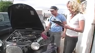 Foxy blonde teen gets fingered then fucked by her mechanic