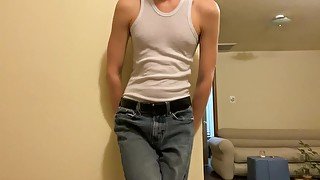 Twink Pisses His Jeans