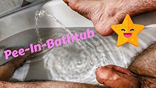 Peeing in the Bathtub - Supershort Clip!