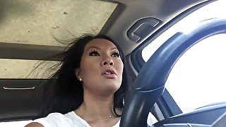 Hottest Asian Brunette Mastubates in Car