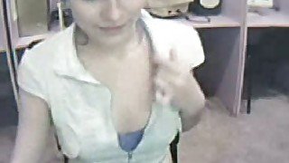 Beautiful amateur teen webcam chick flashed her boobies