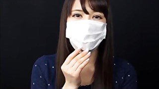 JAPANESE GIRLS WEAR MEDICAL MASKS AND KISS CAMERA FOR YOU 2