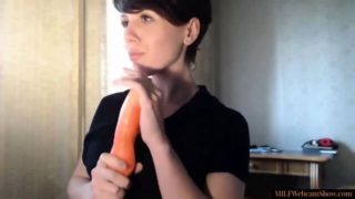 Cute Webcam MILF With Great Body Using Vibrator