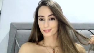 Teen in jeans does sexy solo striptease video