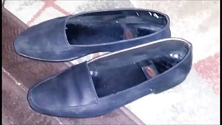 Mature foot shoe fetish