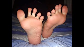 Sophie moves her sexy (size 36) feet