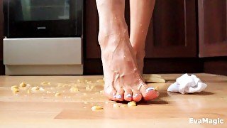 BAREFOOT CRUSH BANANA MESSY FEET