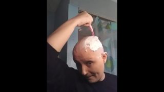 Bald girl Razor headshave